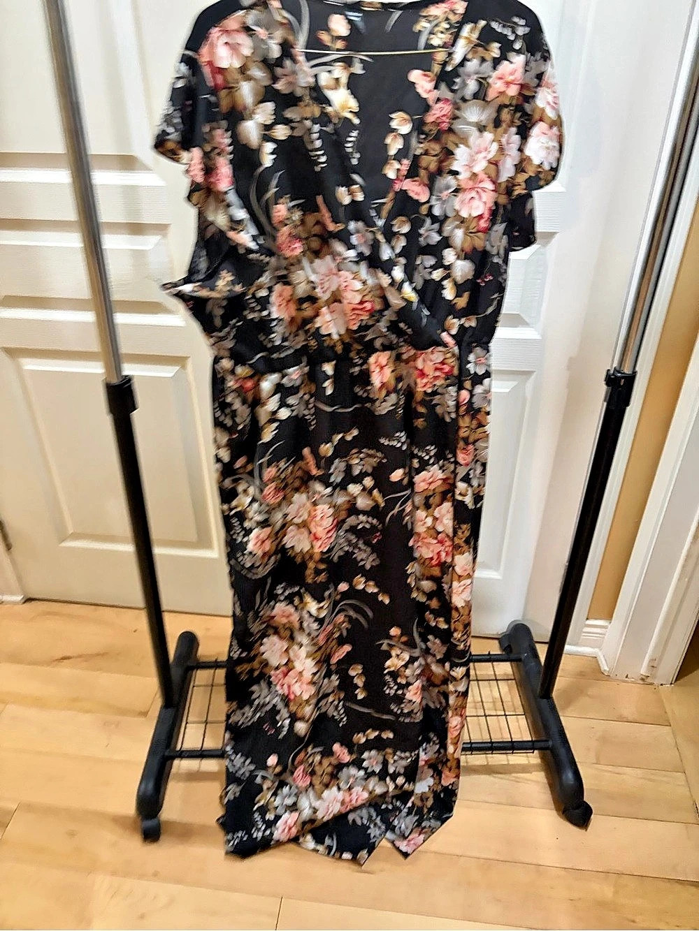 SHEIN Floral Maxi Dress in Black & Pink Size 3XL Like New